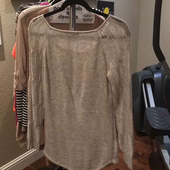 Camellia sweater - Picture 3 of 3